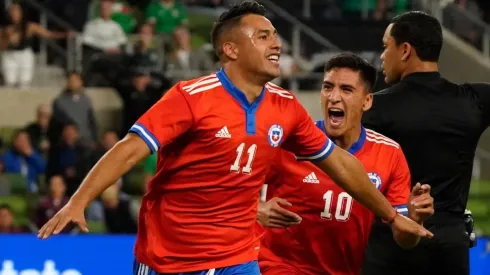 Iván Morales fue uno de los buenos valores de la Roja en el empate con México.