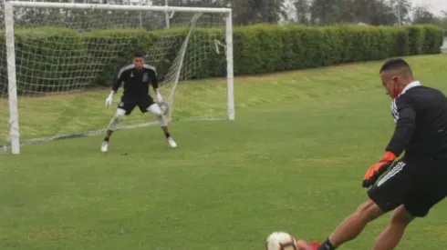 El guardameta de 26 años llegó a entrenar a la Ruca en medio de sus vacaciones