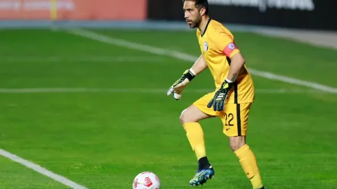 El portero de La Roja retornó a los entrenamientos en España.