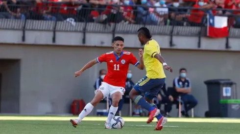 El volante de 18 años es pura felicidad tras su gran desempeño con la Roja