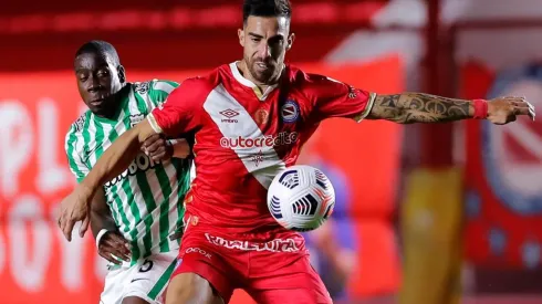 Gabriel Ávalos es sondeado por Blanco y Negro