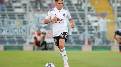 El histórico defensor de la Roja llenó de flores al formado en Colo Colo