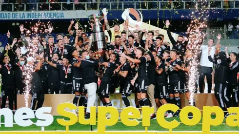 Colo Colo gritó campeón en el sur tras vencer 2-0 a la UC.
