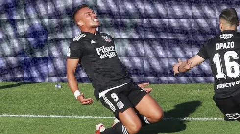 Javier Parraguez festejó con todo la Supercopa obtenida por Colo Colo.