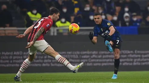 Los ex Colo Colo vieron acción en derrota del Inter ante AC Milan