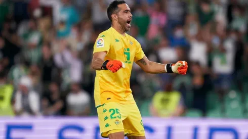 Prensa española especula con un posible regreso de Bravo a Colo Colo