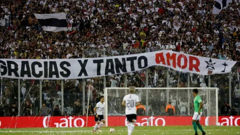 Hinchas recuerdan sus mayores locuras de amor por Colo Colo en este 14 de febrero.