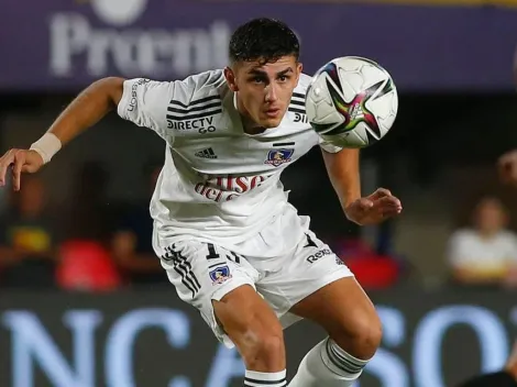 Cristián Leiva le hace bonito queque a Bruno Gutiérrez