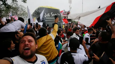 Miles de hinchas llegaron al Monumental para apoyar a los jugadores.