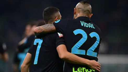 Los ex Colo Colo no verán acción desde el arranque en el Derby della Madonnina.