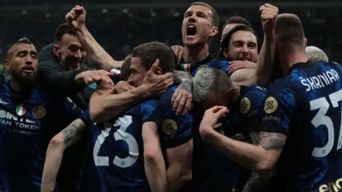 Inter de Milán celebró con Arturo Vidal y Alexis Sánchez en cancha.