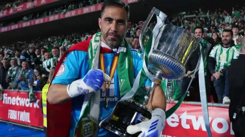 Claudio Bravo y su Real Betis se coronaron campeones de la Copa del Rey.