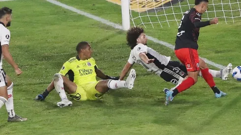 Una mala salida de Carabalí fue clave para el 1-0 de River Plate.