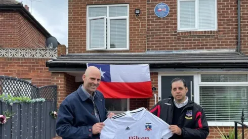 La casa donde vivió Jorge Robledo lleva una placa que recuerda su legado.