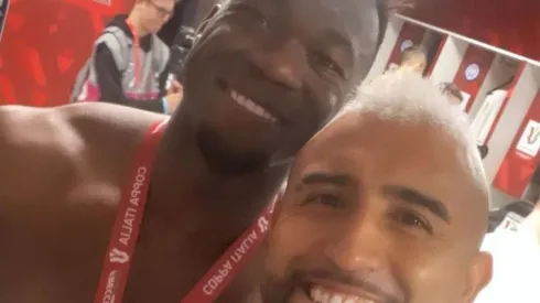 El Rey festejó la Copa Italia con el ecuatoriano Felipe Caicedo y aprovechó para tocarle la oreja a Byron Castillo.