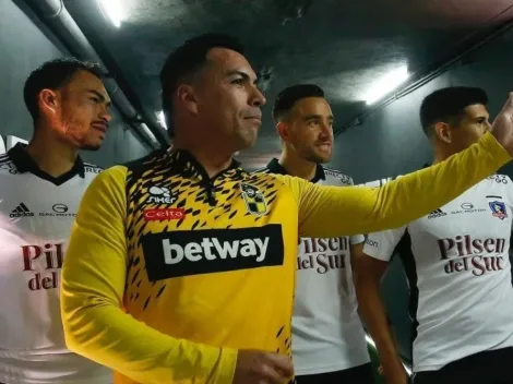 Gabriel Suazo y Esteban Paredes suben al columpio a Iván Rossi