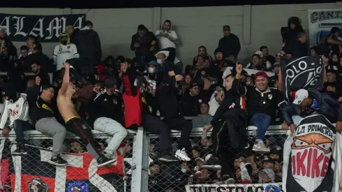 En Buenos Aires los hinchas de Colo Colo tampoco estuvieron a la altura.