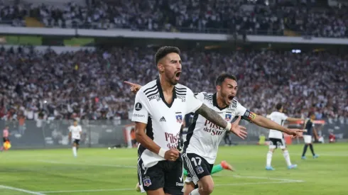 Carlos Caszely le tira puras flores a Juan Martín Lucero