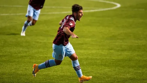 Diego Rubio se matriculó con un golazo de tiro libre