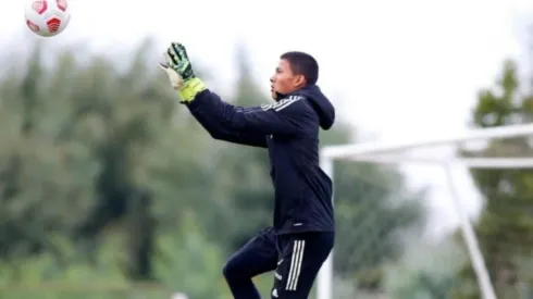 Eduardo Villanueva se lució con espectacular atajada en la Sub 21