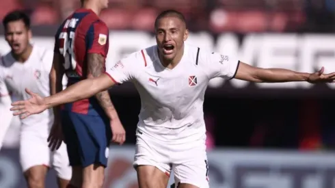 Benegas lleva siete goles en 16 partidos en Avellaneda.