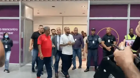 Arturo Vidal ya está en Río de Janeiro para firmar en Flamengo