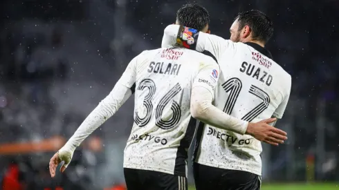 El Cacique juega bajo una intensa lluvia en el Estadio Monumental.