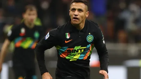 Alexis tiene un pie afuera del Inter de Milán