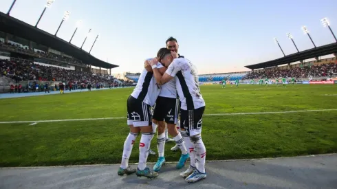 Colo Colo y Universidad de Chile juegan en el Fiscal de Talca una nueva versión del Superclásico del fútbol chileno.