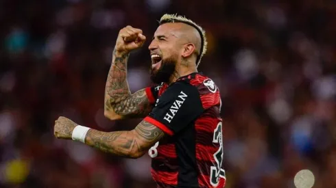 En su primera titularidad con el Flamengo, Arturo Vidal habilitó y se estrenó en las redes.