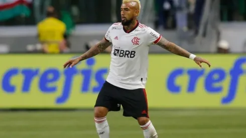 Arturo Vidal busca agarrar camiseta de titular en Flamengo