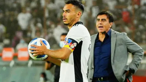 Quinteros deberá variar mucho al equipo si es que Suazo parte.