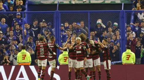 Arturo Vidal ingresó en la abultada victoria del Flamengo ante Vélez