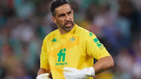 Real Betis inscribió a Claudio Bravo en la Liga de España.