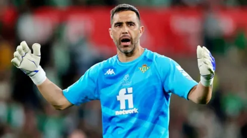 Claudio Bravo busca la titularidad en el Betis