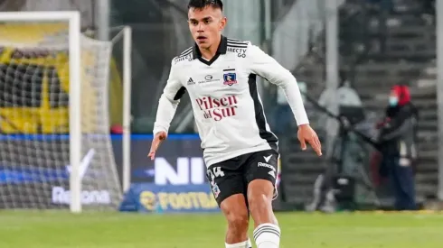 Carlos Caszely aconseja a Vicente Pizarro.