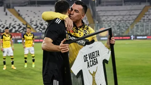 Suazo se saca el sombrero con ser el capitán de Colo Colo después de Paredes.