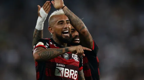 Arturo Vidal celebrando con el Flamengo