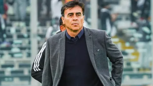 Gustavo Quinteros no se ve fuera de Colo Colo para la próxima temporada.