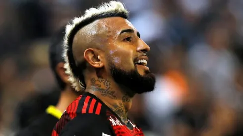 La emotiva arenga del DT de Flamengo tras la muerte del padre de Arturo Vidal.