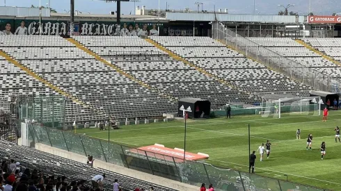 Sorprendente: Le sacan los acrílicos al sector Arica del Monumental.
