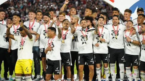 Éxito total la subasta de Colo Colo para aportar con la Teletón.