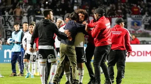 Maximiliano Falcón separó al hincha de los guardias que intentaron reducirlo