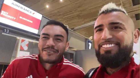 Vidal bromea a Suazo con un futuro cruce en la Libertadores.