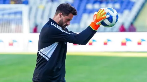 Histórico de Colo Colo le pone todas sus fichas a Fernando de Paul ante una posible partida de Brayan Cortés.