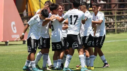 Colo Colo Sub-15 golea a Unión y va en busca del título de campeones.