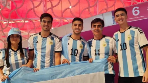 Gustavo Quinteros está junto a toda su familia para alentar a Argentina