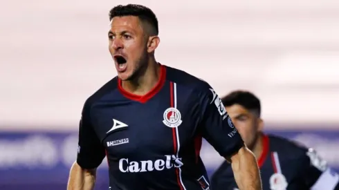 Ramiro González en su arribo a Chile