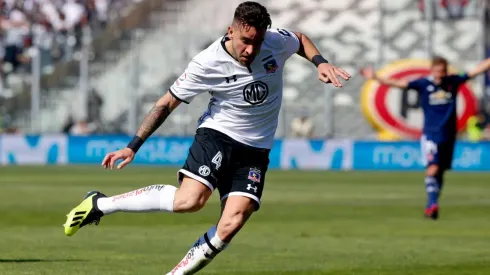 Hinchas albos reaccionan molestos a la confirmación de Zaldivia en la U.