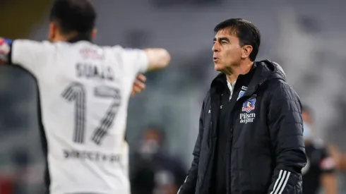 Gustavo Quinteros lamenta las bajas de Colo Colo.